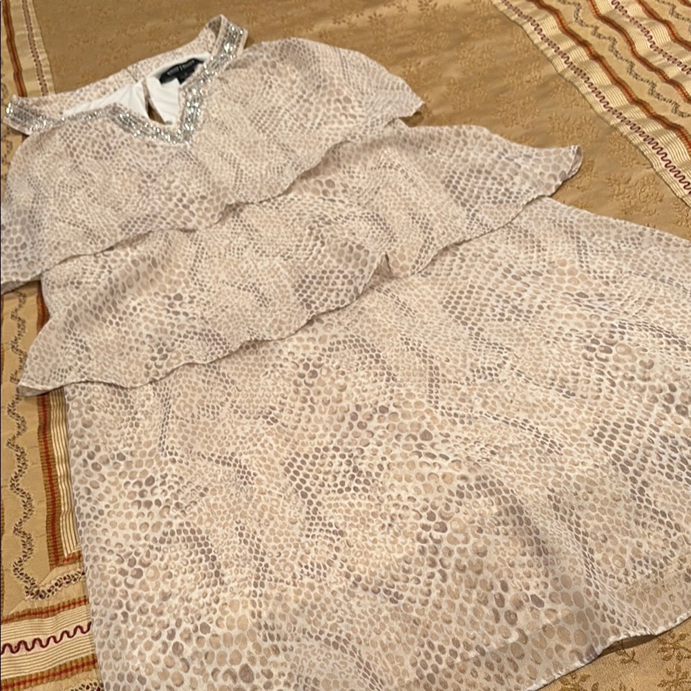 White House Black Market Elegant Cream Tiered Shift Dress polyester, like new, 4